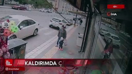 Sivas'ta kaldırıma seksek çizdi, yoldan geçenleri çocukluk hatıralarına götürdü