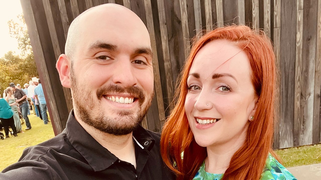 Woman "sworn off" British men matches on Hinge with Texan man on holiday