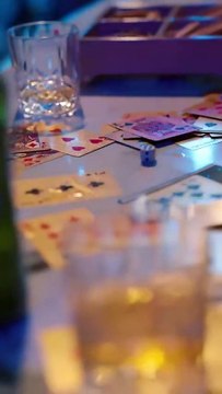 Ending Liang Youxin wakes up from a car accident and pretends to have amnesia to test the man she has loved for many years and swore to be loyal to her until death. The irony is that he has already betrayed her and even gave her to his brother Qin Yanzhou