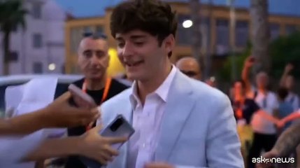 Noah Schnapp Incanta il pubblico all'Outdoor Film Festival 🎬