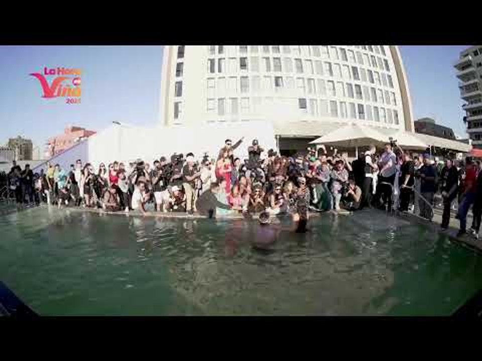 VIVO Piscinazo y coronacion Reyes del Festival. Emilia Dides y camilo Gonzalez