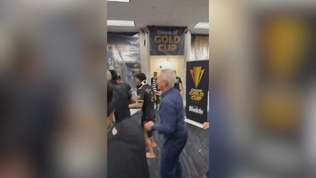 Javier Aguirre enloquece en el vestuario tras ganar la Copa Oro con México: se va a hacer viral