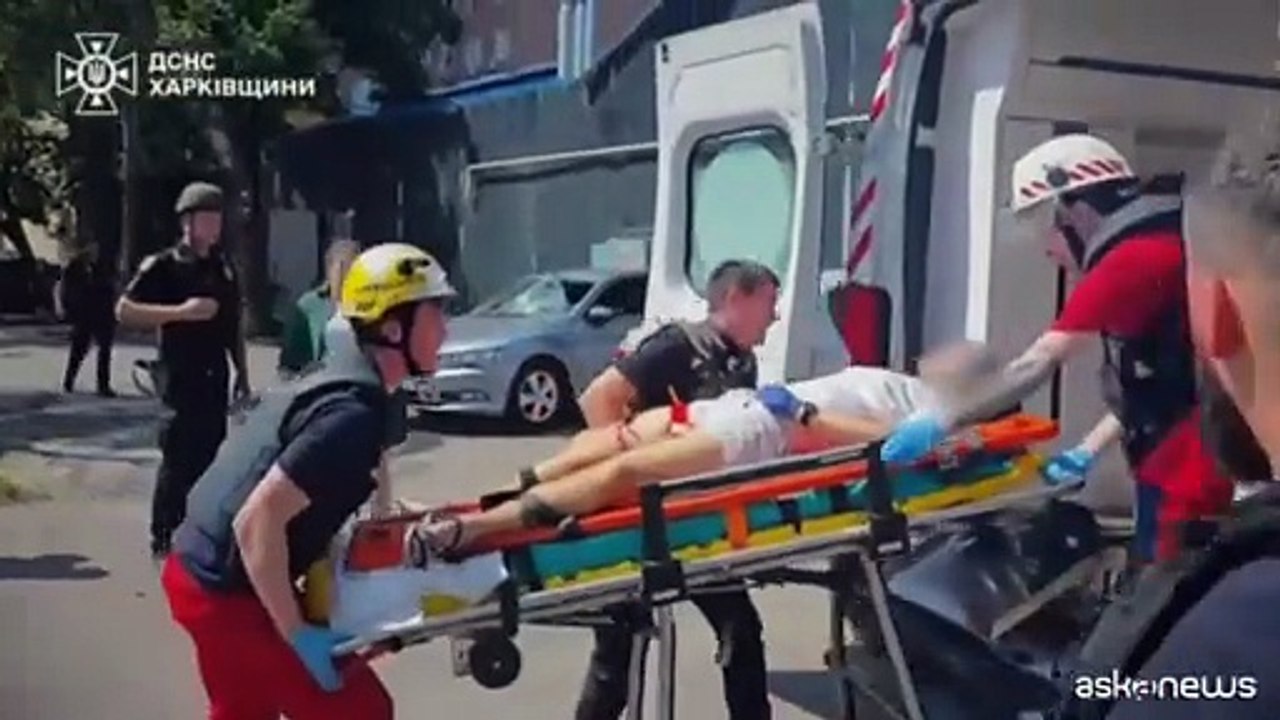 Secondo attacco dei droni russi a Kharkiv, incendi e feriti