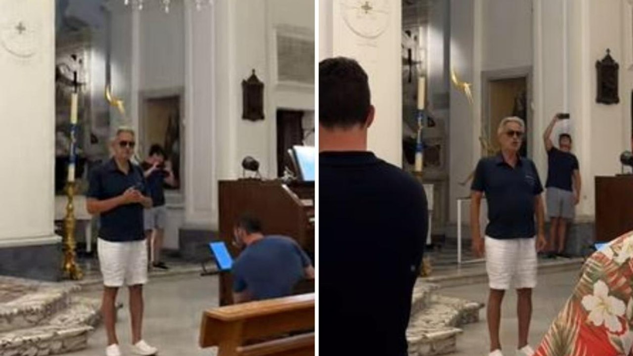 Andrea Bocelli canta l’Ave Maria a Capri: la sorpresa durante la messa nella chiesa di Santo Stefano