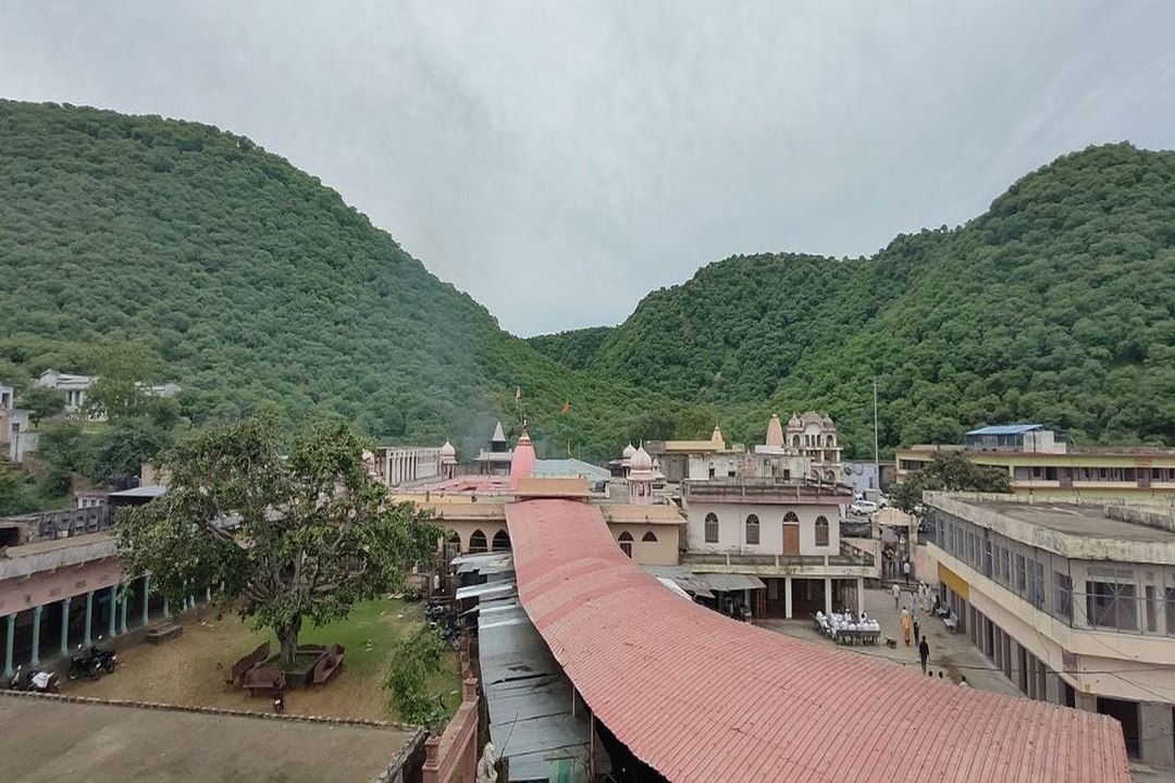 सावन में घूमने का मूंड होतो आईए नईनाथ धाम, स्वर्ग जैसा है यहां का  दृश्य