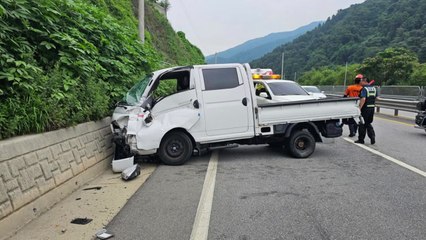 가평서 트럭이 옹벽·중앙분리대 충돌...운전자 중상 / YTN