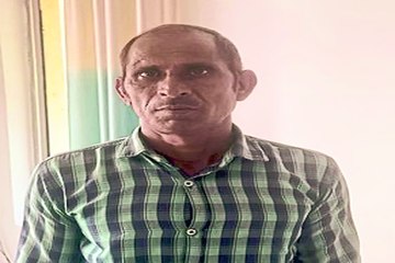 VIDEP : नकाबपोश बदमाशों ने दिनदहाड़े मंडी में मुनीम से ढाई लाख लूटे .... देखें वीडियो ....  ....