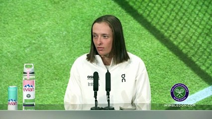 Wimbledon 2025 - Iga Swiatek : "J'ai vu Carlos Alcaraz et Novak Djokovic glisser sur gazon, donc c'est possible !"