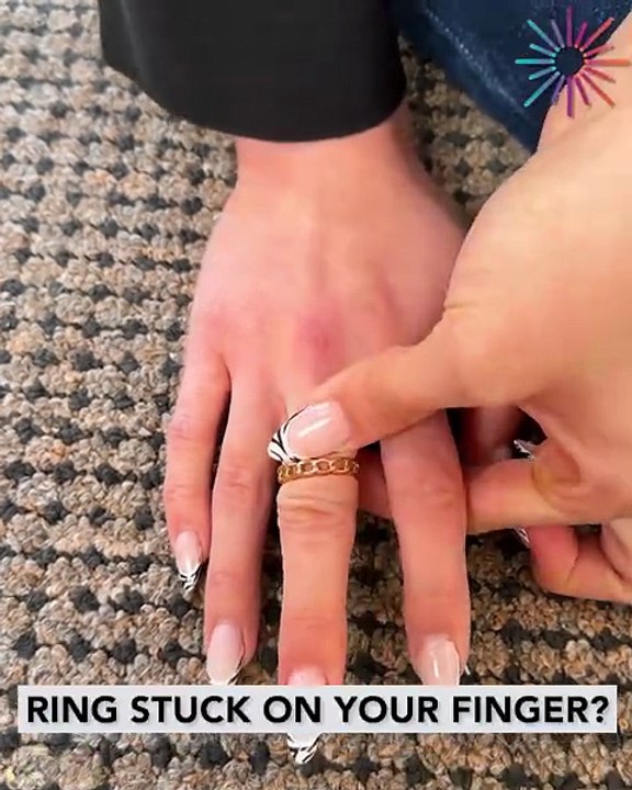 The easiest way to remove a stuck ring 💯💍