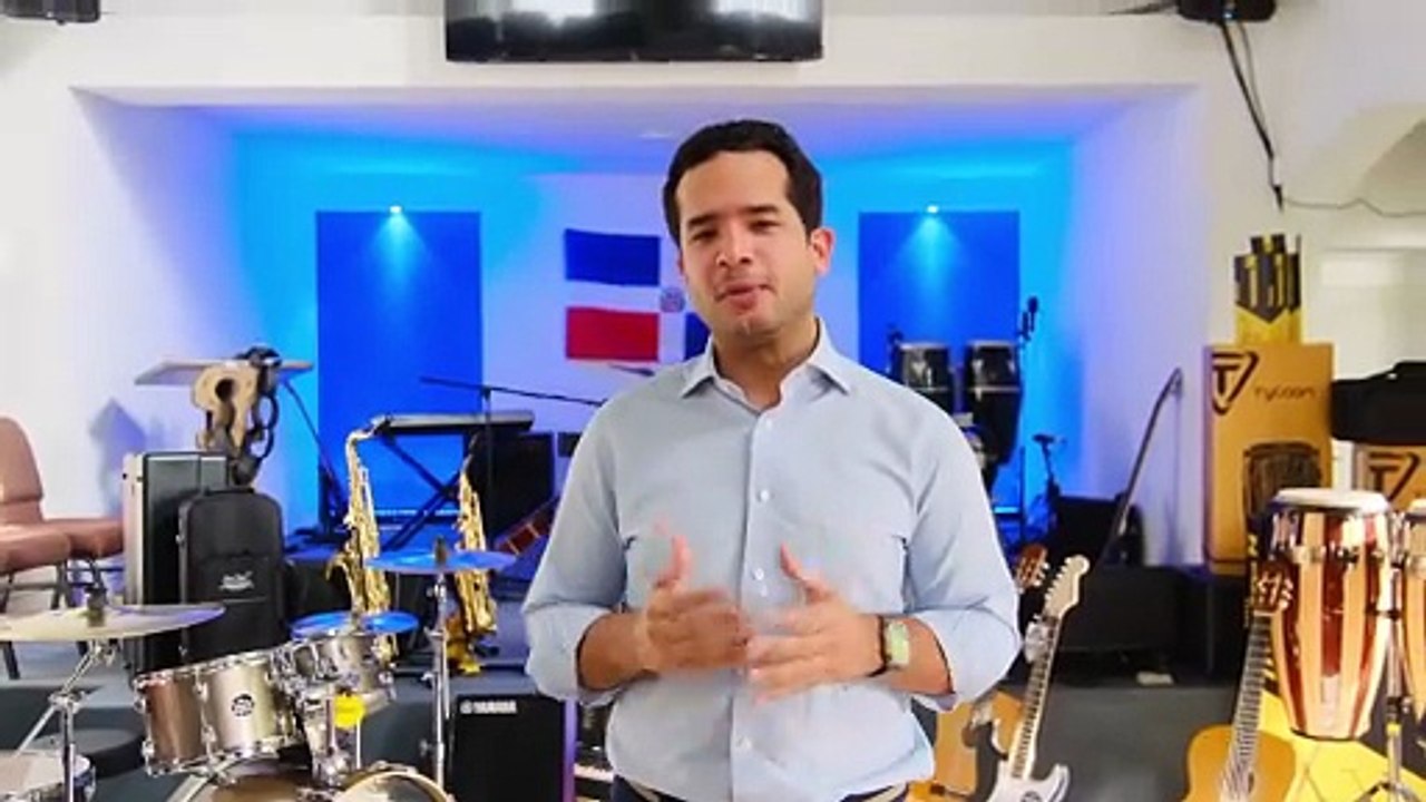 Omar Fernández fomenta el arte en barrios de la capital con recursos de Fondo Gadiel