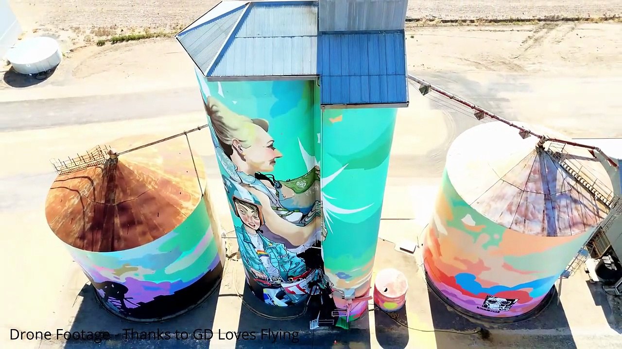 Desert Grain Silo Gets INCREDIBLE Artistic Makeover | Australian Silo Art Trail