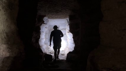 Exploramos NECRÓPOLIS bajo una casa ABANDONADA