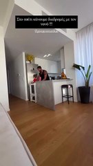 Ο Γιώργος Μανίκας στο σπίτι του Δημήτρη Αλεξάνδρου