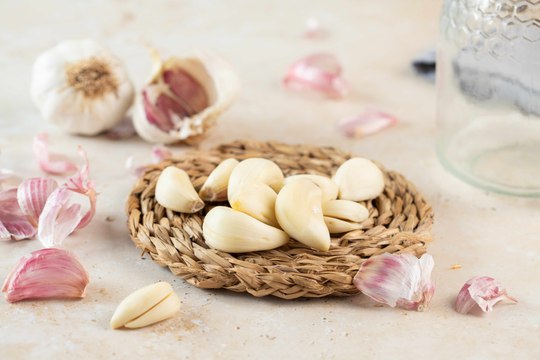 Truco para pelar ajos