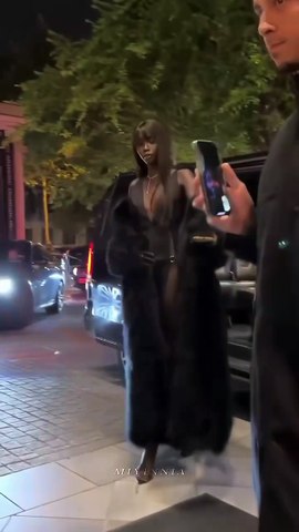 She‘s unreal, modeling body, silky chocolate skin, so beautiful.#anokyai