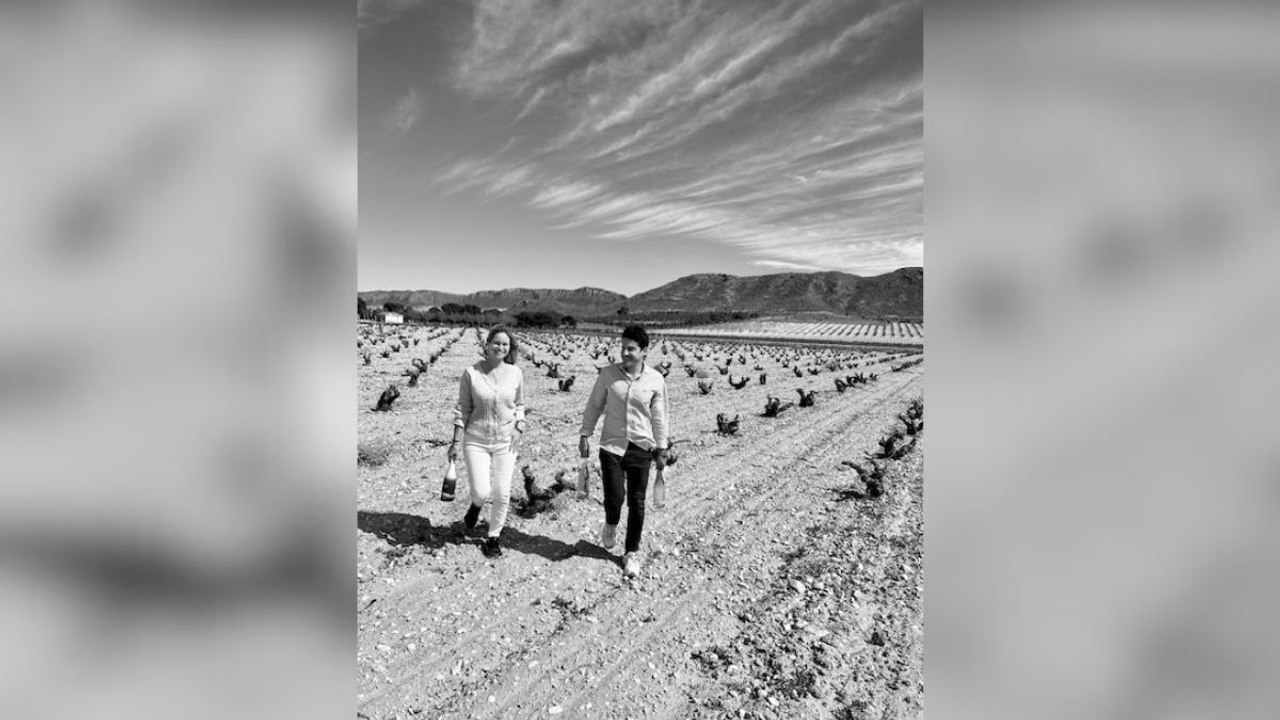 Robiza, la bodega ibicenca que convierte el vino en estilo de vida