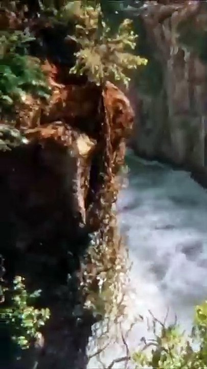 TOMB RAIDER Trailer English Movie
