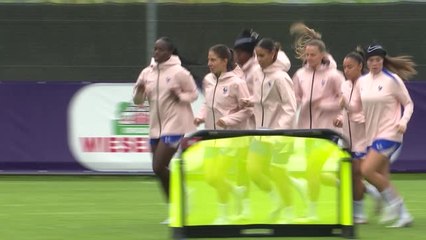 Bleues - Mbock de retour à l'entraînement avant le Pays de Galles