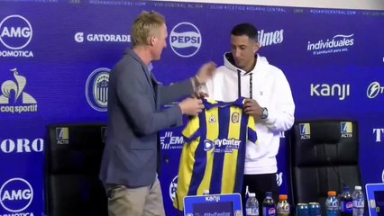 El futbolista Ángel Di María en su presentación en Rosario Central: "Volver a casa es muy especial"