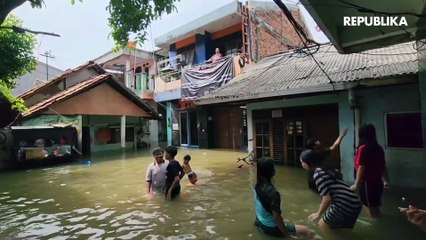 Warga Masih Mengungsi di Masjid Al Mujahidin Jati Padang