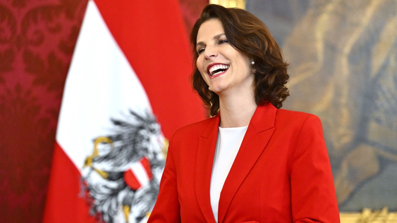 Edtstadler in der Hofburg als Salzburger Landeshauptfrau angelobt