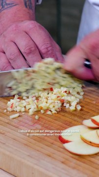 Suprême de volaille farci aux pousses d’épinard et choux rouge à la flamande