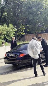 Virginie Ledoyen au défilé Chanel le 8 juillet 2025. Crédit : Bestimage