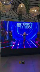 Κοκκίνου: Υπερπαραγωγή το πλατό του Don't forget the lyrics - Βίντεο από τα γυρίσματα