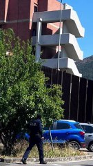 Prato, violenze e illeciti dei detenuti in carcere: "Telefonini e stupri, situazione fuori controllo"