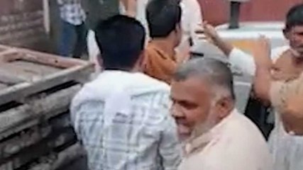 शामली में कालाबाजरी को लेकर दो गुटों में मारपीट