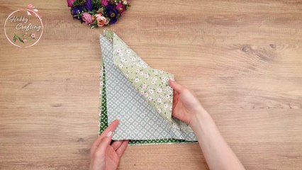 Afraid of sewing zippers? This easy project will totally change your mind!