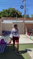 Cuándo a la moza le toca la peor parte (broma actuada)