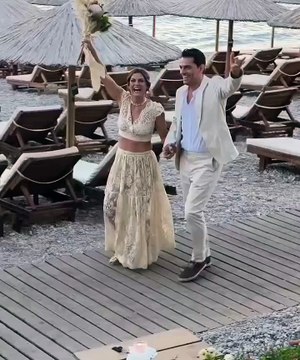 Χριστίνα Βραχάλη-Γκράχαμ Γουντ: Νέα στιγμιότυπα από τον γάμο τους:«Ευλογημένη που σου κρατώ το χέρι»