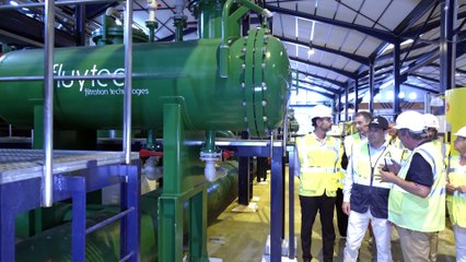 Moreno inaugura la renovada desaladora de Marbella, que recupera los 20 hectómetros cúbicos