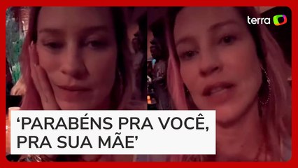 Luana Piovani flerta com garçom em Nova York: 'Uma voz maravilhosa'
