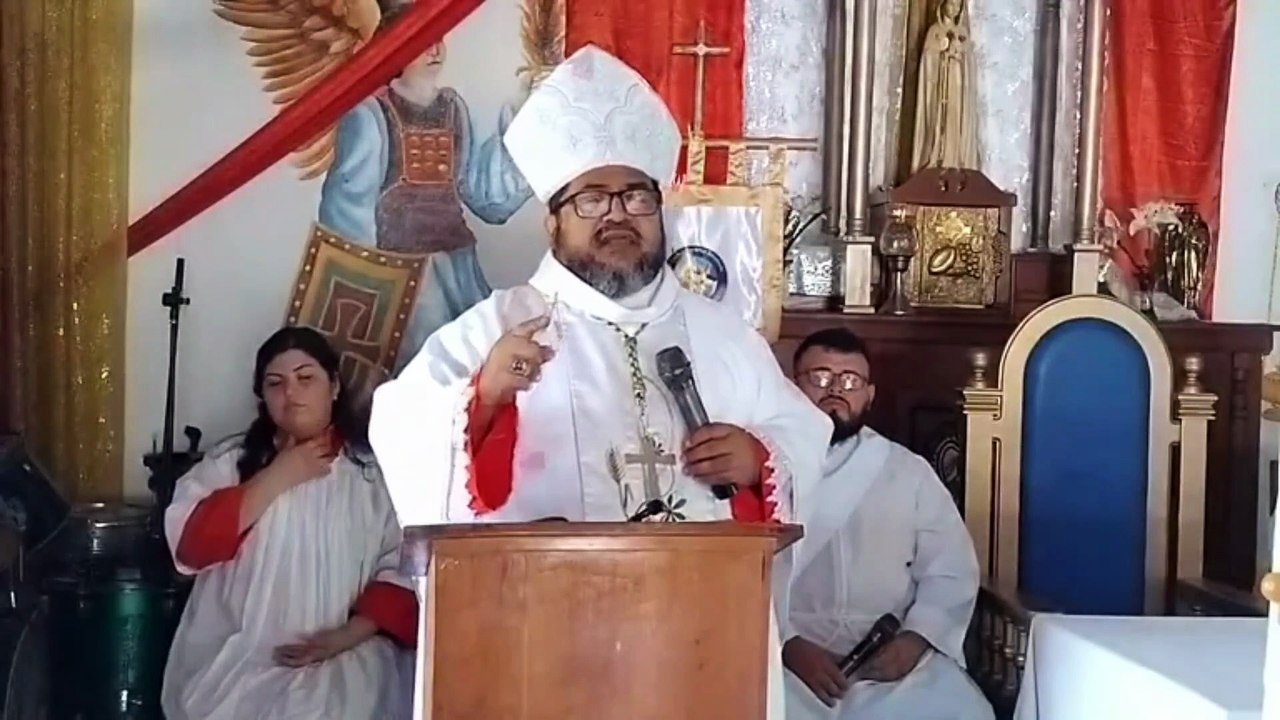 Obispo Luis Quintanilla,  Iglesia del Magnificat