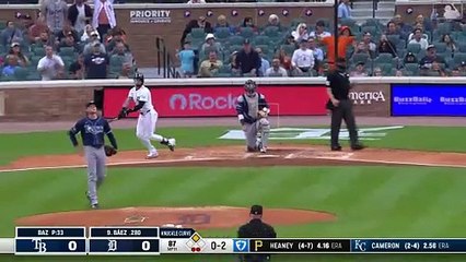 Javy Báez llegó al doble dígito de jonrones