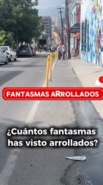 Automovilistas destruyen delimitadores de carril en el Centro de Monterrey para estacionarse en zonas peatonales