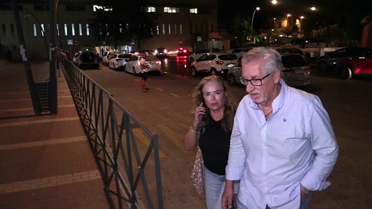 Mari Carmen Ortega Cano y su marido Aniceto, compungidos, llegan a Cádiz ante el último adiós a Michu: "Todo muy complicado"
