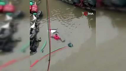 9 kişi hayatını kaybetti! 45 yıllık köprü çöktü