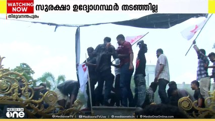 വൈസ് ചാൻസിലറുടെ വിലക്ക് ലംഘിച്ച് രജിസ്ട്രാർ കെ എസ് അനിൽകുമാർ സർവകലാശാല ആസ്ഥാനത്ത്