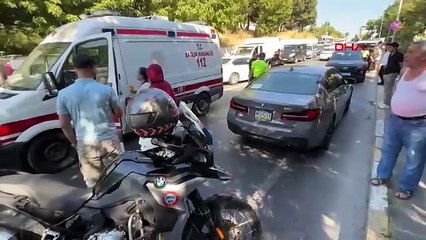 Amerika'dan getirdiği otomobille trafiğe çıkar çıkmaz kaza yaptı