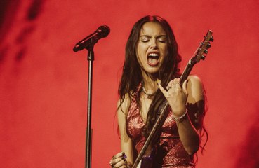 Olivia Rodrigo custeia sessões de terapia para equipe em turnê e é chamada de ‘chefe dos sonhos’