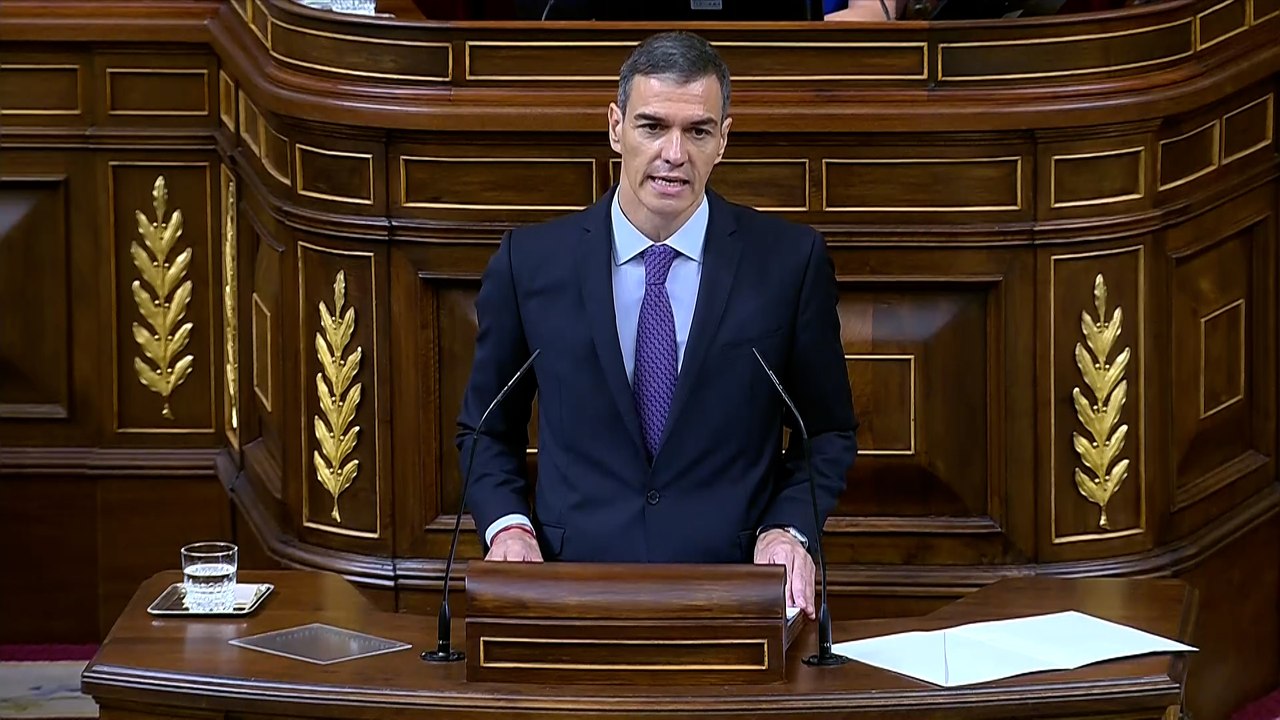 Sánchez asegura ante el Congreso ser un político limpio y liderar un partido ejemplar
