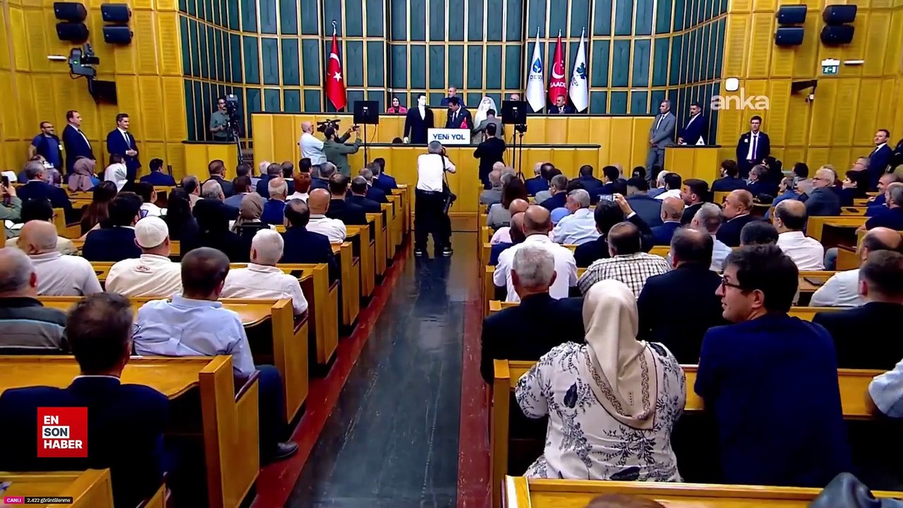 TBMM'de ilginç eylem: Mahmut Arıkan kürsüye gelin ve damat mankeniyle çıktı