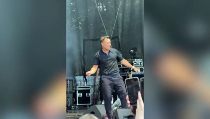 Mustafa Sandal'ın 'Pazara Kadar' performansı gündem oldu