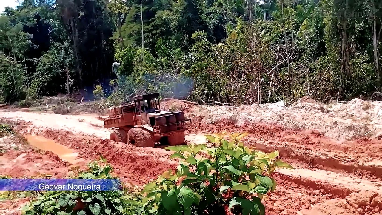 Camions Extrêmes dans la Boue | Offroad Brutal au Cœur de la Saison des Pluies au Brésil #CamionOffroad #ToutTerrainExtrême