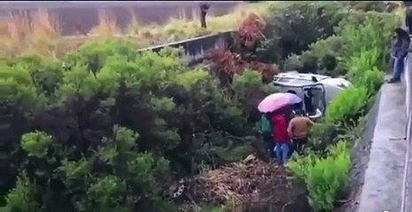 Une femme bien trop curieuse... mauvais karma