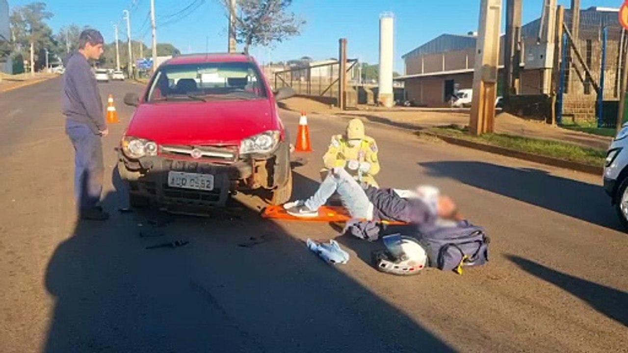 Motociclista sofre ferimentos graves na perna após acidente de trânsito no bairro Brasmadeira