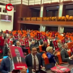 TBMM Genel Kurulu'nda CHP'lilerden tutuklamalara protesto